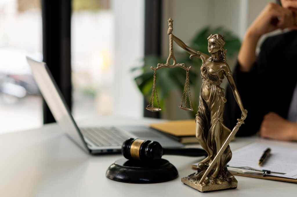 How To Handle Difficult Legal Situations At The Workplace ELH / HR4Sight