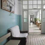 Improving Patient Experience with Comfortable Waiting Room Chairs 8 Waiting room